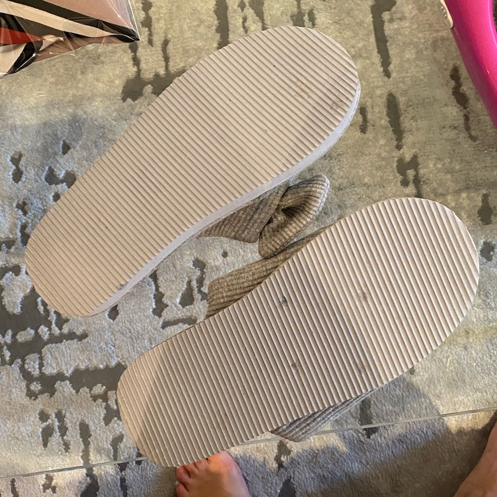 ASOS Grey Ribbed Nixie Bow Cozy Slippers - Picture 6 of 7